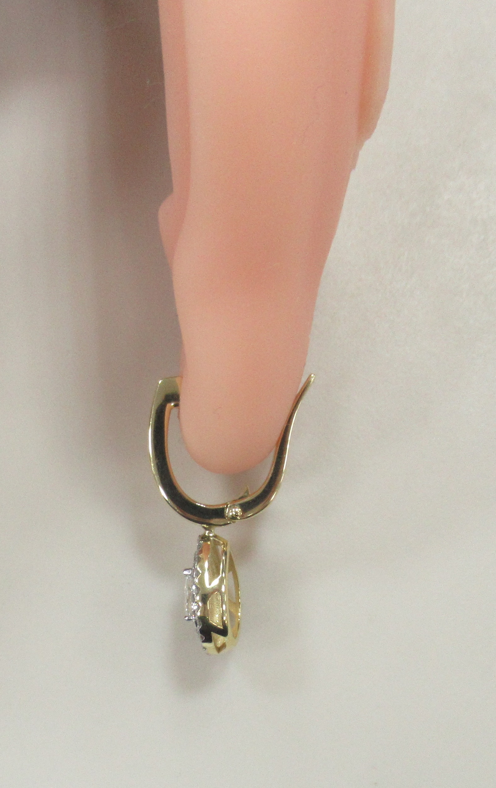 Серьги из желтого золота с бриллиантами